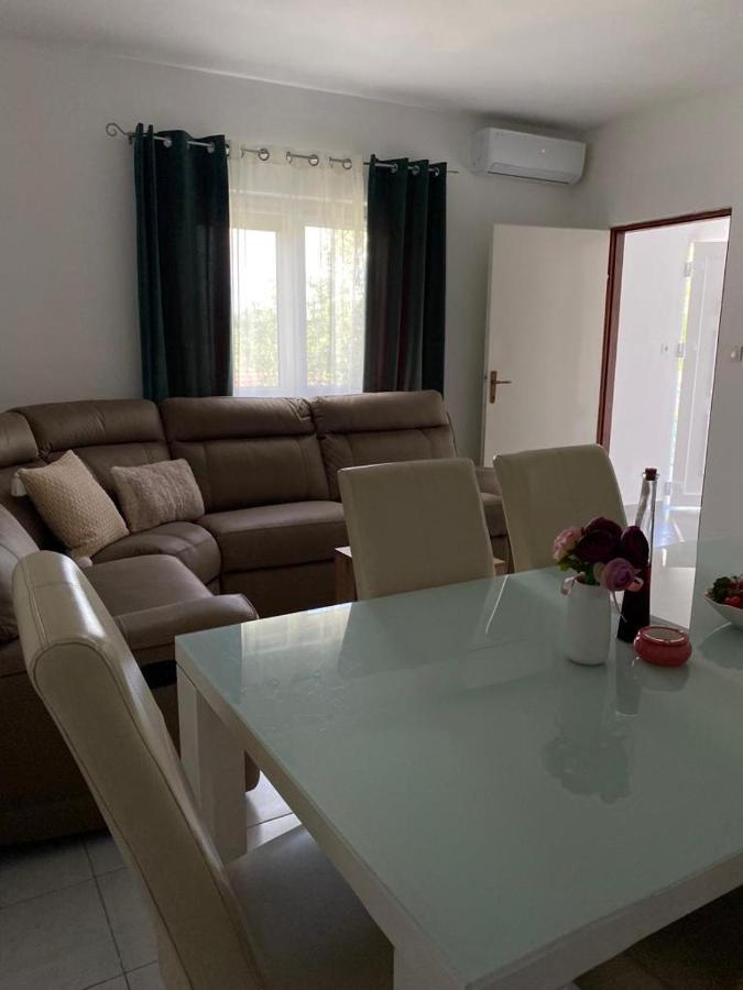 סקארדין Holiday House Ana מראה חיצוני תמונה
